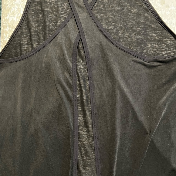 EUC Lululemon Black Racerback Style Tank Sz 6 - Picture 3 of 5